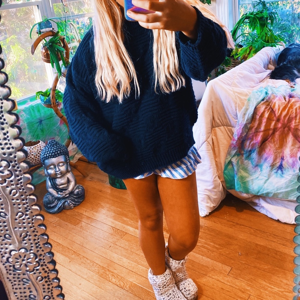 SOLD ON IG💖Black Luna EOversized Thick Sweater🍂 - Picture 3 of 12